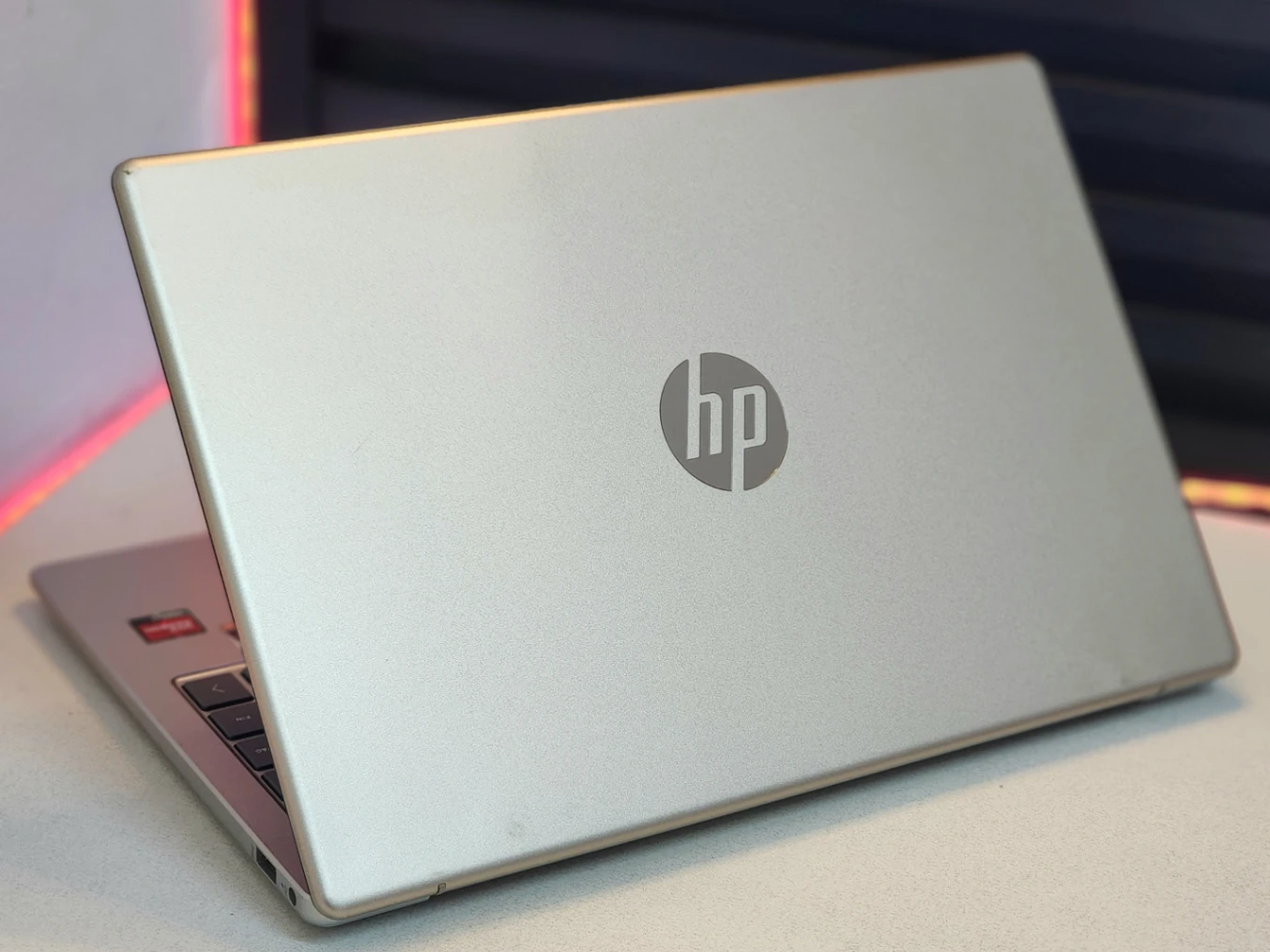 HP 14-em0xxx AMD Ryzen 7 Reacondicionado